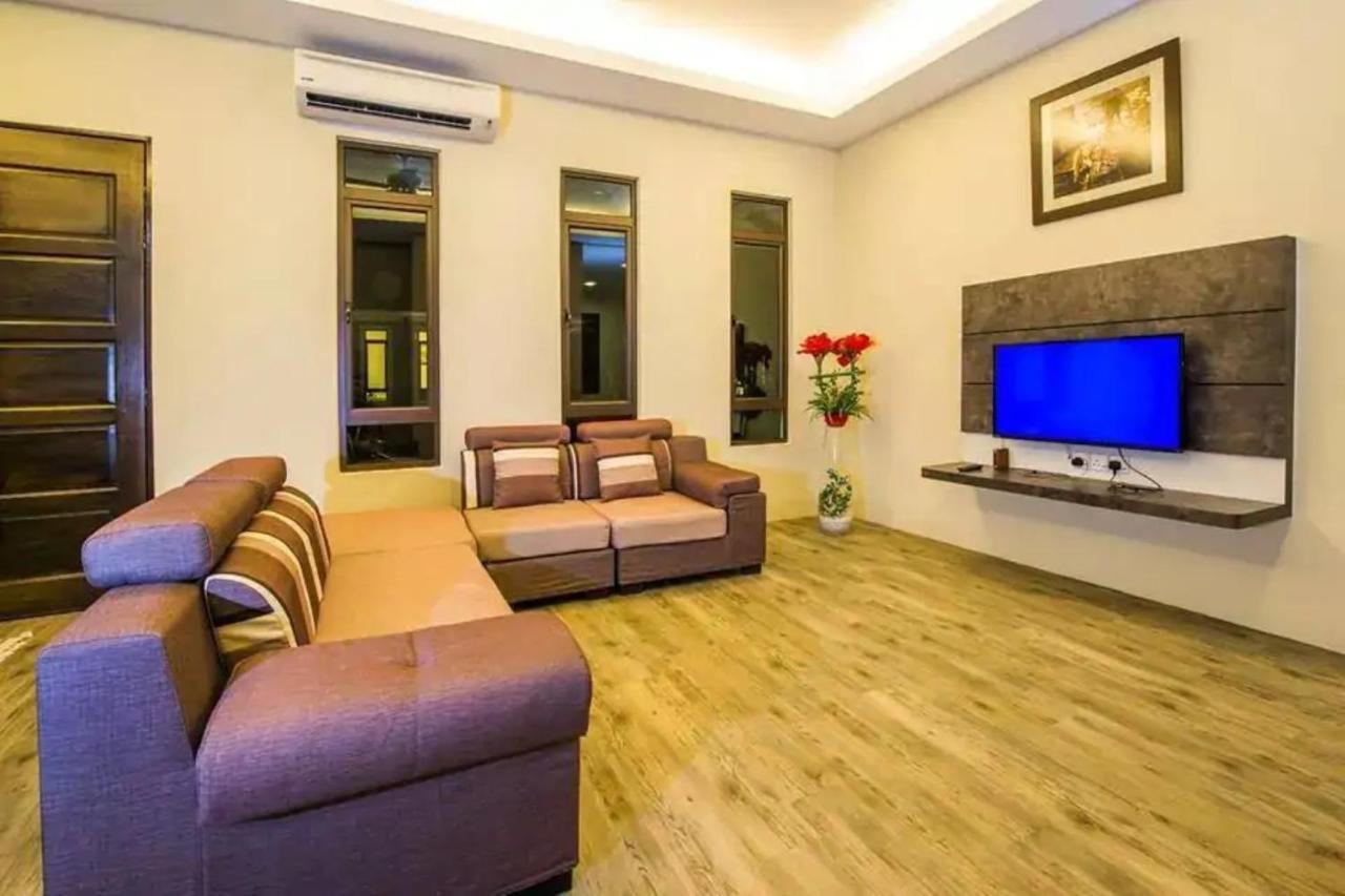 Capital O 90088 Mbp Leisure Resort Batu Pahat Exterior foto